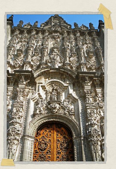 A beautiful door to the Catedral Metropolitana 'A beautiful door to the Catedral Metropolitana