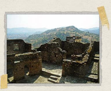 'Exploring the ruins of Kumbhalgarh